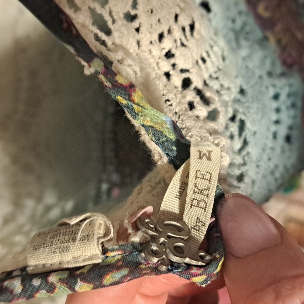 BKE LACE TOP - Picture 4 of 7